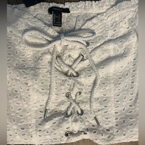 SOLD F21 | Eyelet Puff Sleeve Lace Up Milkmaid Crop Top Size Large - Picture 3 of 5